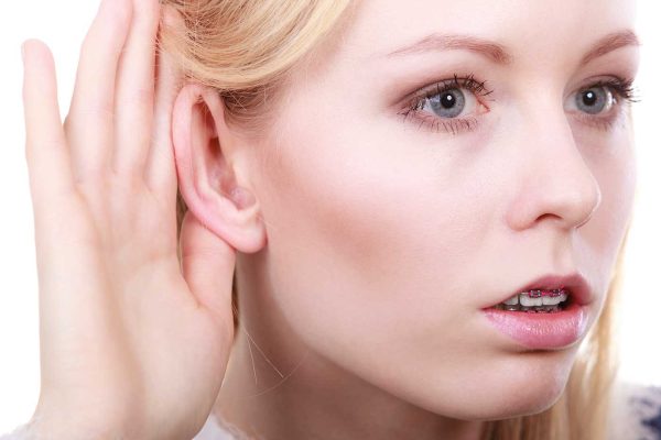 oreilles décollées femme